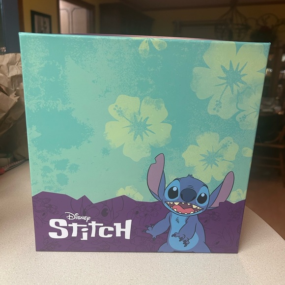 Disney Stitch 2piece gift set (crossbody & tech pouch), New without tag - Picture 4 of 4